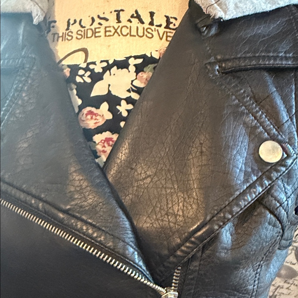 BONGO Black leather Vest with Gray Hood - Picture 6 of 15